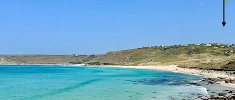 Una spiaggia nelle vicinanze