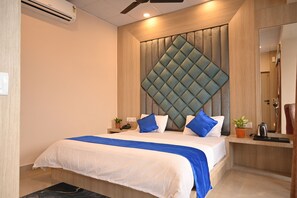 Casa de campo exclusiva, sacada, vista para a piscina | Escrivaninha, Wi-Fi de cortesia