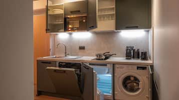 Fridge, microwave