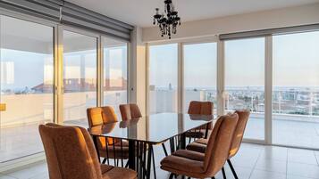 Leilighet, 3 soverom, tilgjengelighetstilpasset, røyk | Spisestue