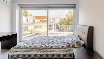 Apartment, 3 Bedrooms, Accessible, Smoking | 3 bedrooms