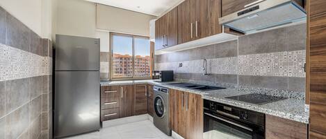 Fridge, microwave, oven, stovetop