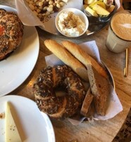 Kontinental morgenmad i weekenden (95 DKK pr. person)