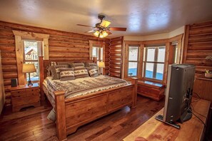 4 chambres, fer et planche à repasser, lit parapluie, Wi-Fi gratuit