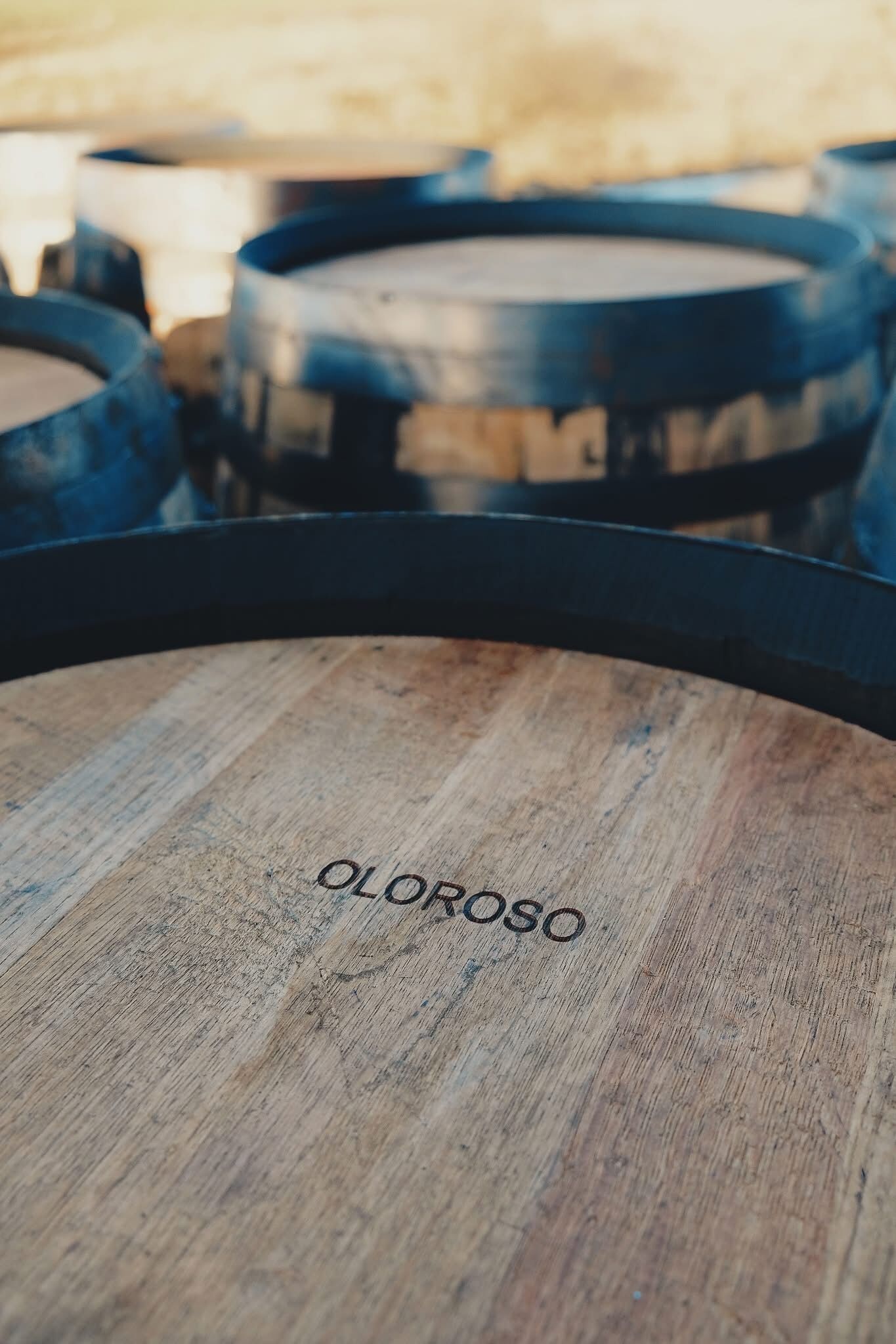 Un barril de madera con la inscripción 'OLOROSO'.
