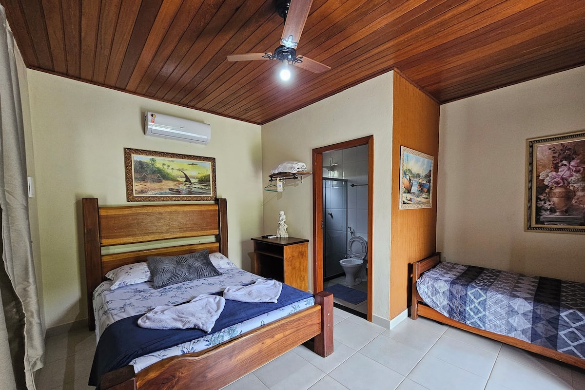 Camera familiare, lanai, vista giardino | Wi-Fi gratuito, lenzuola