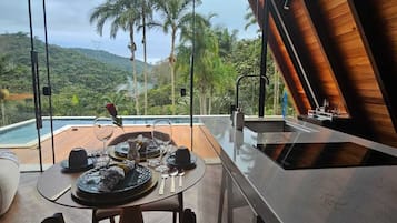 Exclusive Cabin, Mountain View | Private kitchenette