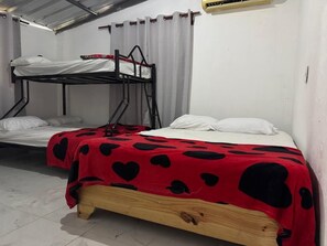 4 chambres, fer et planche à repasser, Wi-Fi, draps fournis