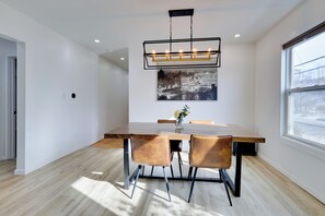 Apartment (3 Bedrooms) | Interior - Walk to Roger Williams Park: Apt in Providence! (Providence)