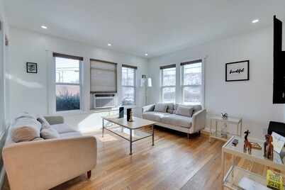 Walk to Roger Williams Park: Apt in Providence!