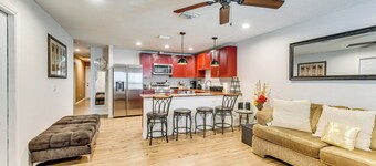 4 Mi to Bradenton Riverwalk: Cozy Home w/ Patio!