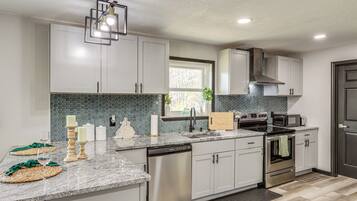 House (2 Bedrooms) | Interior