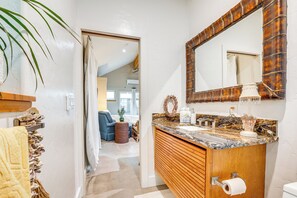 Interior - 2 Mi to Golden 1 Center: Quiet Studio w/ Patio (West Sacramento)