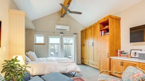 Apartment (0 Bedroom) | Interior