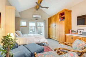 Apartment (0 Bedroom) | Interior