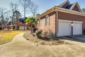 House (4 Bedrooms) | Interior - Executive Wfh-friendly Haven in Blythewood! (Blythewood)