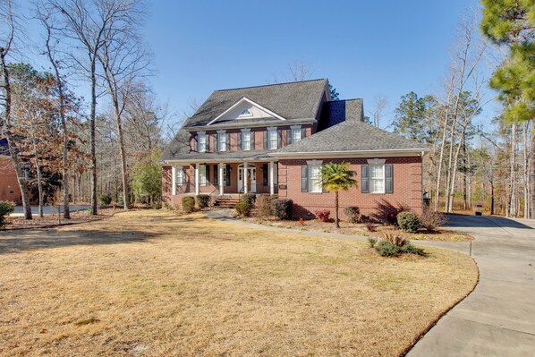 House (4 Bedrooms) | Front of property