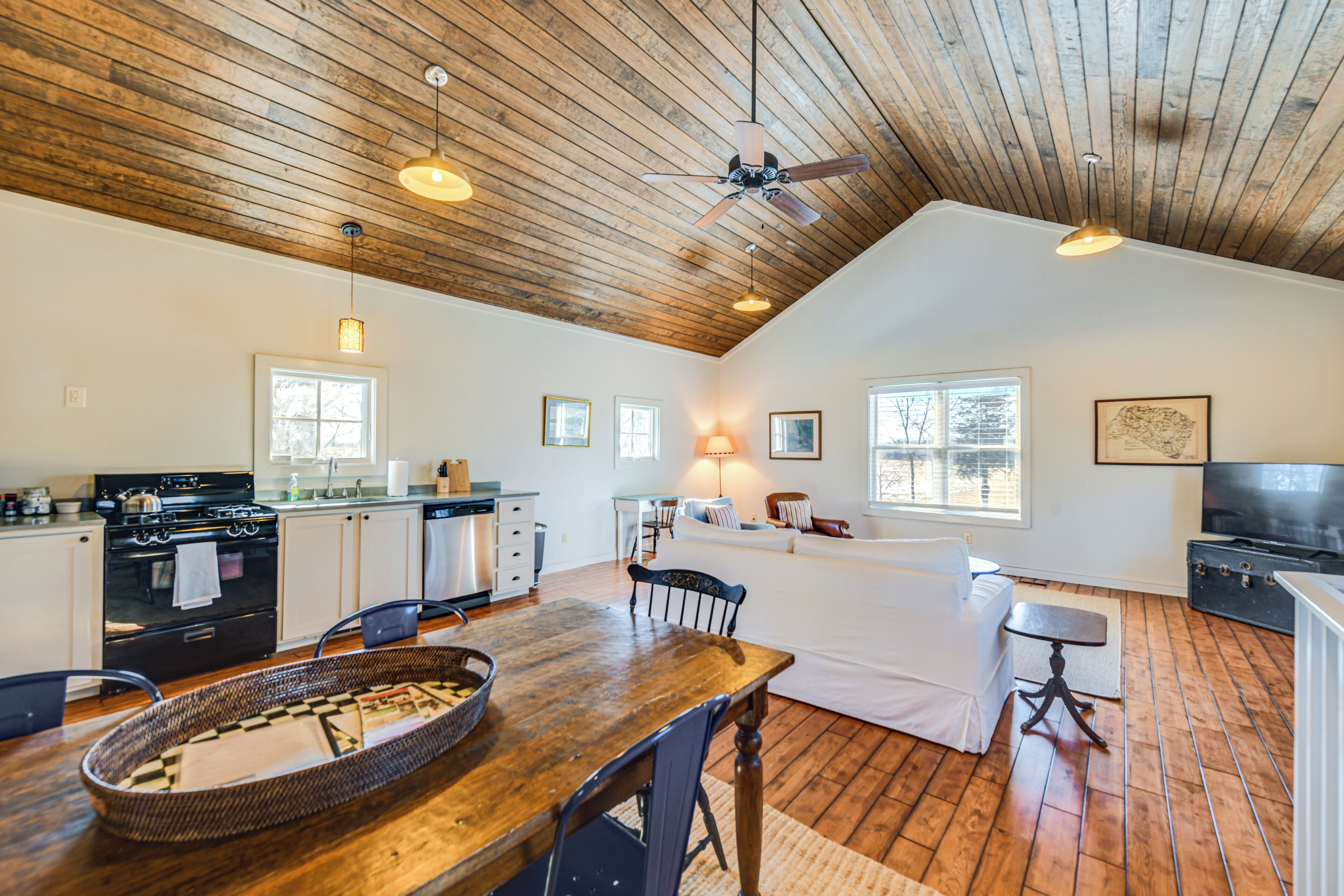 House (2 Bedrooms) | Interior