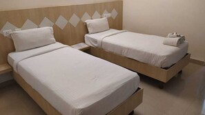 Escriptori, espai de treball apte per a portàtils i wifi gratuïta 