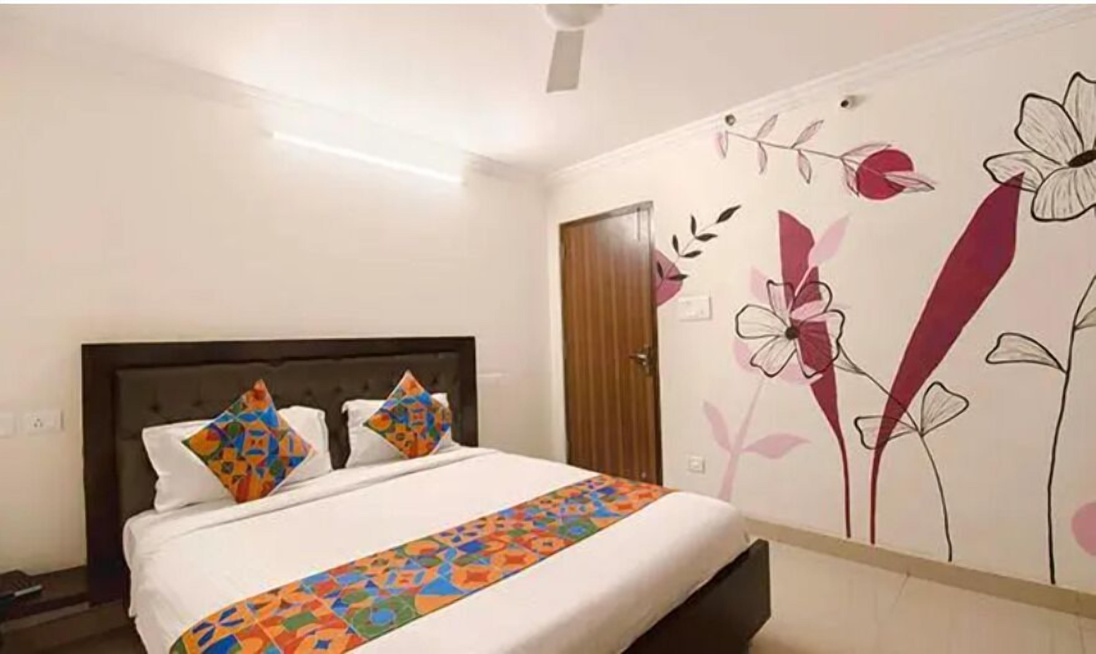 Skrivebord, skrivebord for bærbar PC og wi-fi (inkludert)