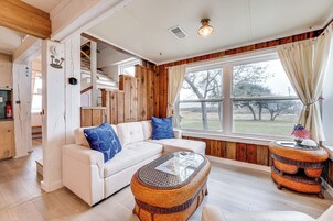 Cottage (2 Bedrooms) | Interior