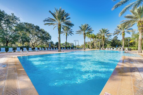 12 Mi to Wdw: Resort Condo w/ Community Hot Tub!