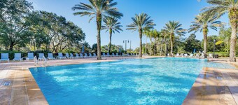 12 Mi to Wdw: Resort Condo w/ Community Hot Tub!
