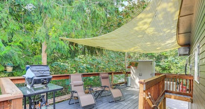 4 Mi to Sandy River Access: Studio w/ Mtn Views!