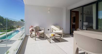 Spectacular Golf Front 3BR Apartment!