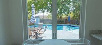 South Tulsa Splash W/Pool & Hot Tub