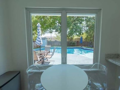 South Tulsa Splash W/Pool & Hot Tub