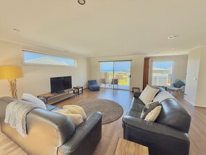 Very spacious upstairs Lounge area