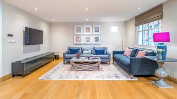 Standard House | 3 bedrooms, desk, laptop workspace, blackout curtains