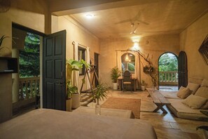 Luxury Room | Living area