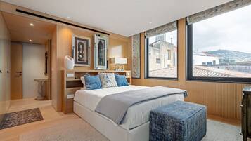 2 slaapkamers, een strijkplank/strijkijzer, reisbedje, gratis wifi