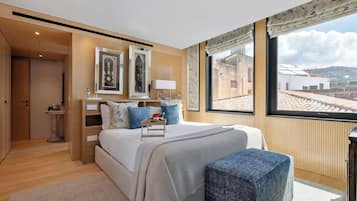 2 bedrooms, iron/ironing board, travel cot, free WiFi