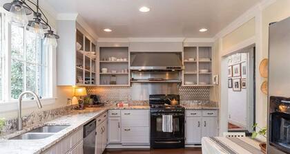 The Raleigh Oakwood Inn Vacation Home