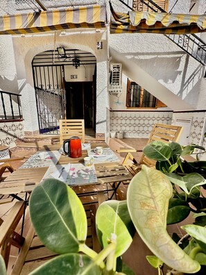 Bungalow, 3 habitaciones, Terraza, vista a la ciudad | Restaurante al aire libre