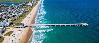 Luxurious -Wrightsville Beach - Pool, quiet end-unit, nearby dining and marinas!