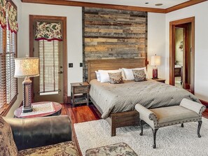 5 bedrooms, iron/ironing board, free WiFi, bed sheets - Trail's End - luxury custom home in a premiere lake community (Bryson City)