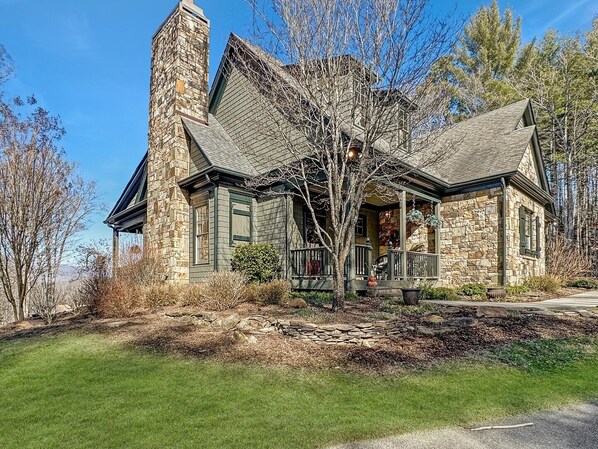 Exterior - Trail's End - luxury custom home in a premiere lake community (Bryson City)