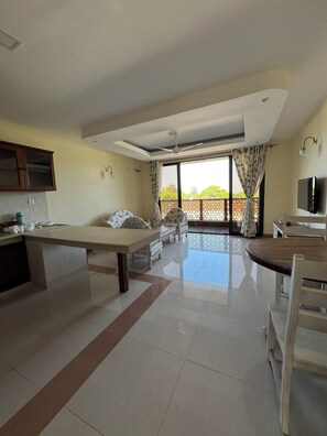 Premium bedding, desk, laptop workspace, free WiFi