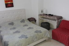 1 bedroom, iron/ironing board, WiFi, bed sheets
