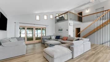 House, Multiple Bedrooms | Living area | Streaming services