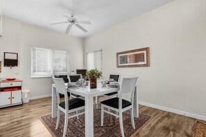 Condo, 2 Bedrooms | Dining