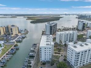 Condo, 2 Bedrooms | Exterior