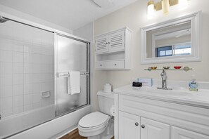 Condo, 2 Bedrooms | Bathroom | Towels