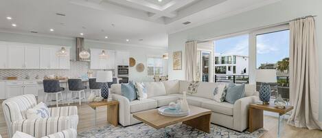 Maison, 6 chambres | Coin séjour | TV connectée