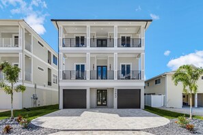 Maison, 6 chambres | Extérieur