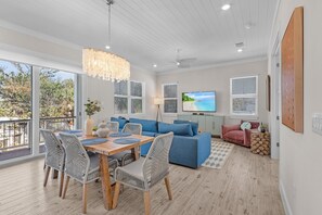 Maison, 5 chambres | Coin séjour